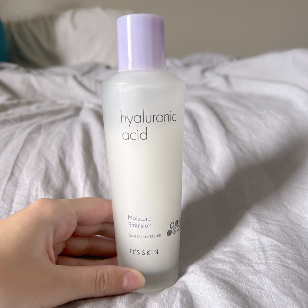 K-Beauty It’s Skin Hyaluronic Acid Liquid Emulsion Moisturizer Serum